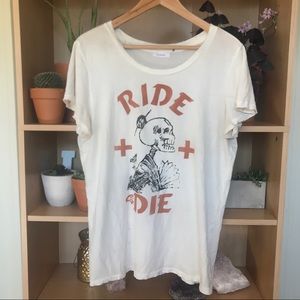 Vintage Distressed Skull Tee!